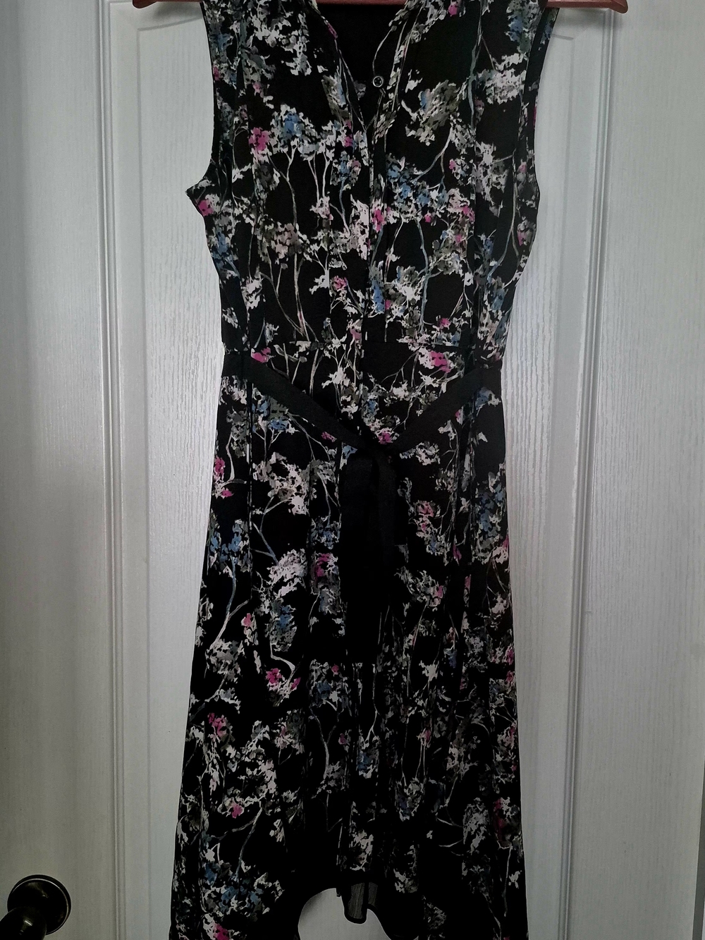 Simply Vera Vera Wang Black Floral Sleeveless Dress with Belt